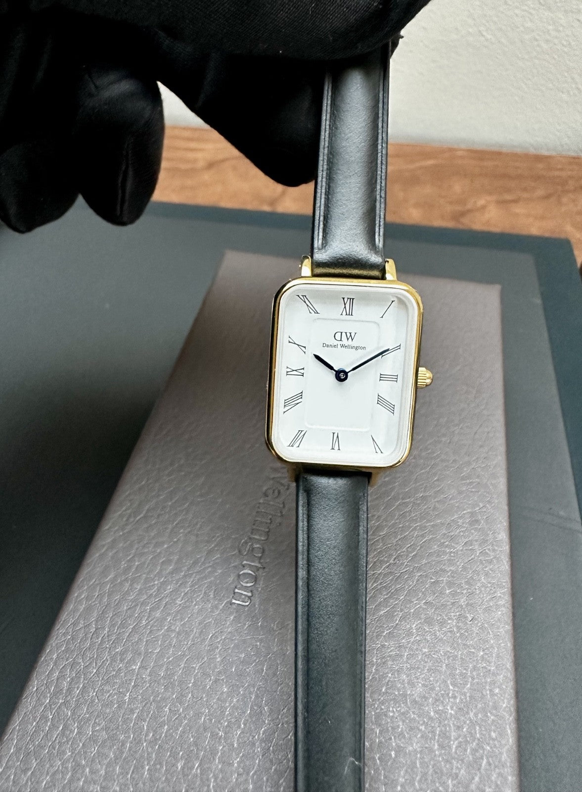Daniel Wellington Quadro Sheffield DW00100692 Women’s Watch, White, Gold & Black – photo 2