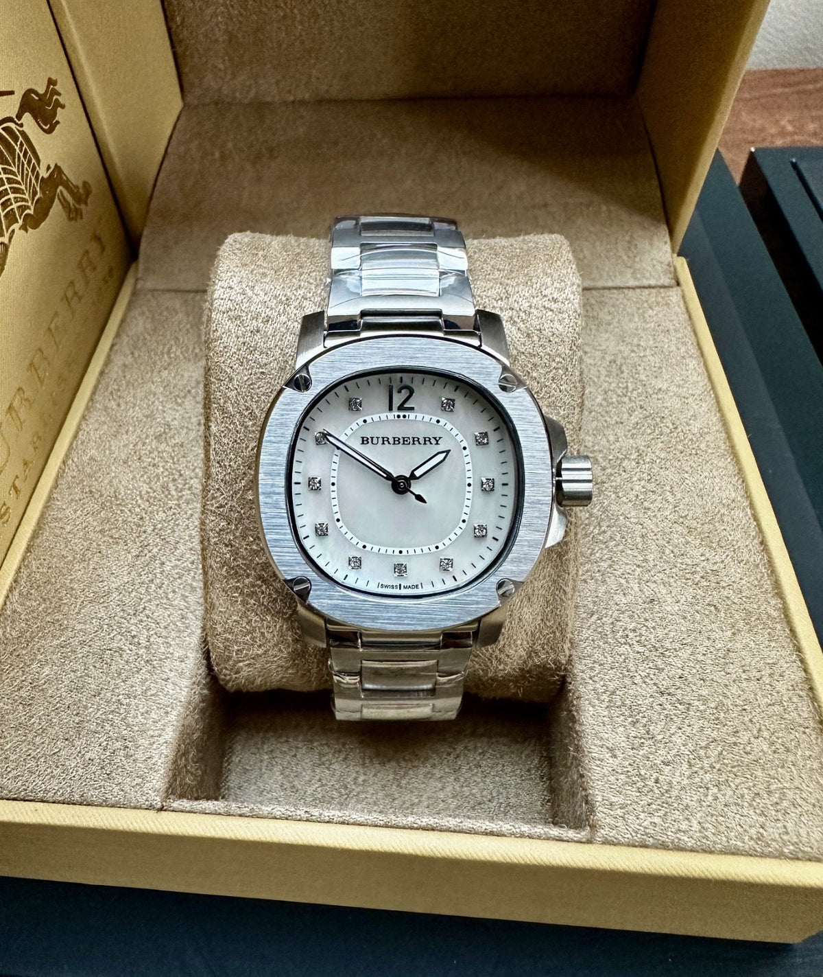 Burberry The Britain BBY1804 Ladies' Watch, Diamonds, Mother of Pearl & Silver, 34 mm – photo 6