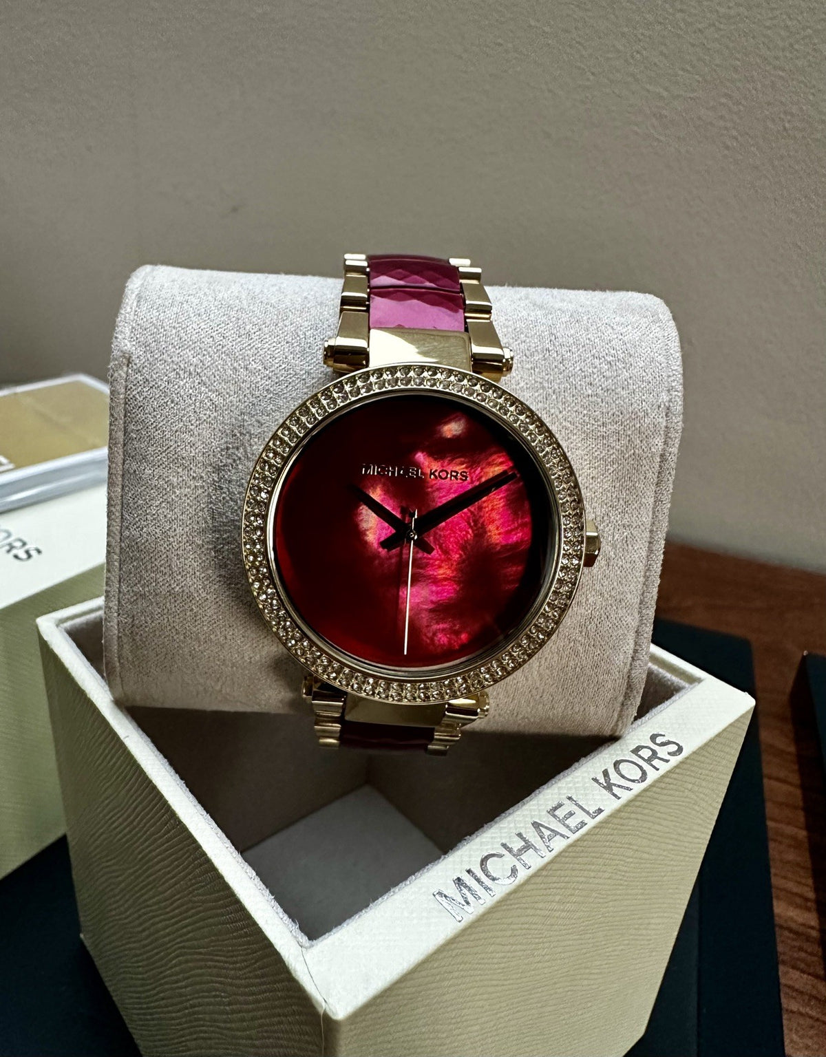 Michael Kors Parker MK6427 ladies' watch, red mother of pearl dial and crystal bezel – photo 9