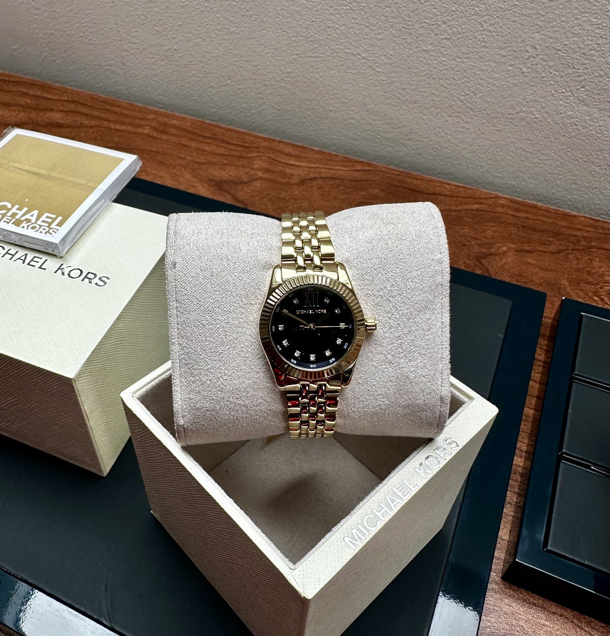 Michael Kors Lexington MK4802 Women's Watch, Dark Blue Diamond Dial & Gold, 26 mm – photo 2