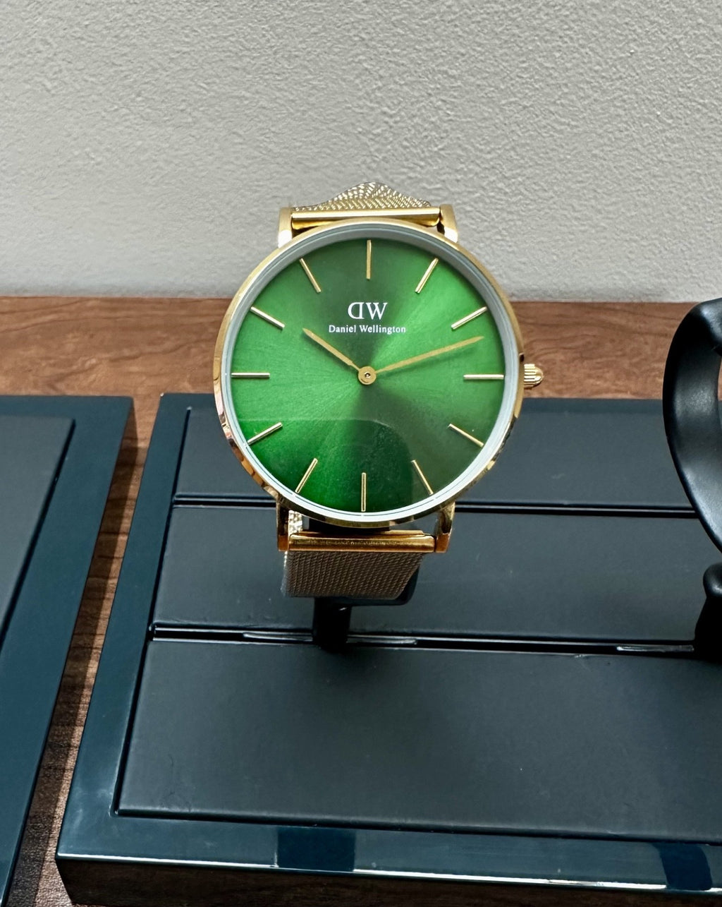 Daniel Wellington Emerald DW00100481 Ladies' Mesh Watch, Green & Gold, 36 mm – photo 1