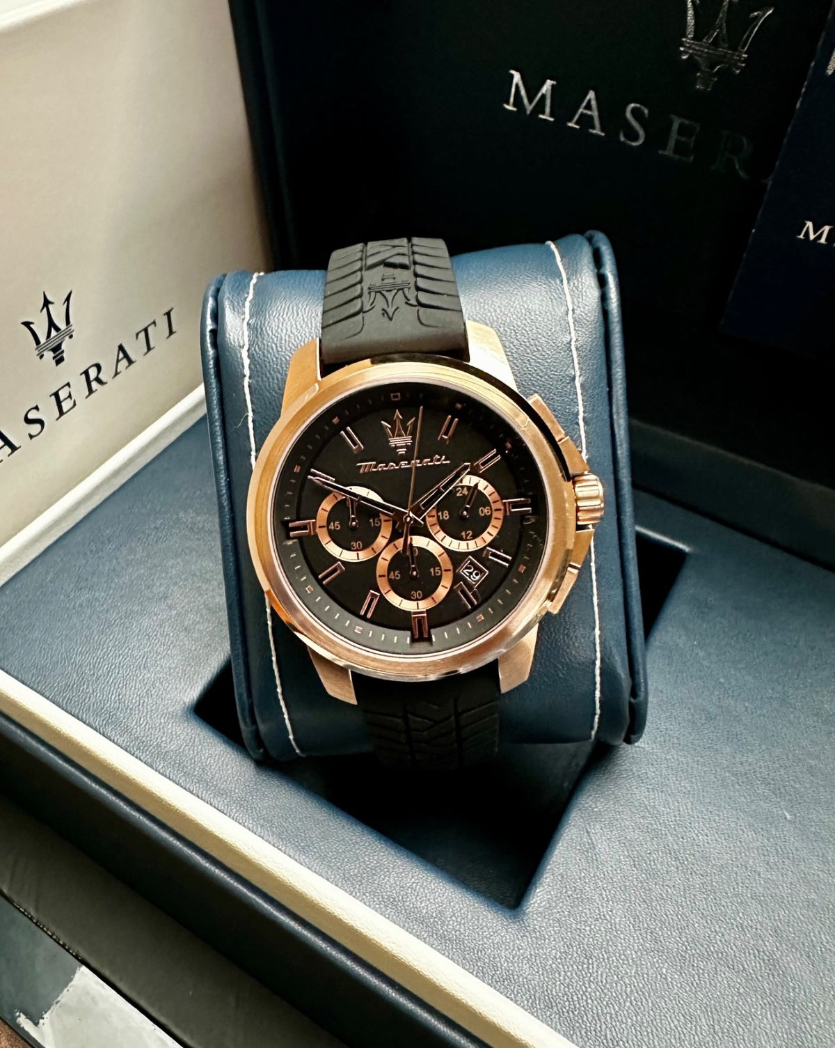 Maserati Successo R8871621012 Men's Silicone Watch, Rose Gold Tone & Black, 44 mm – photo 2