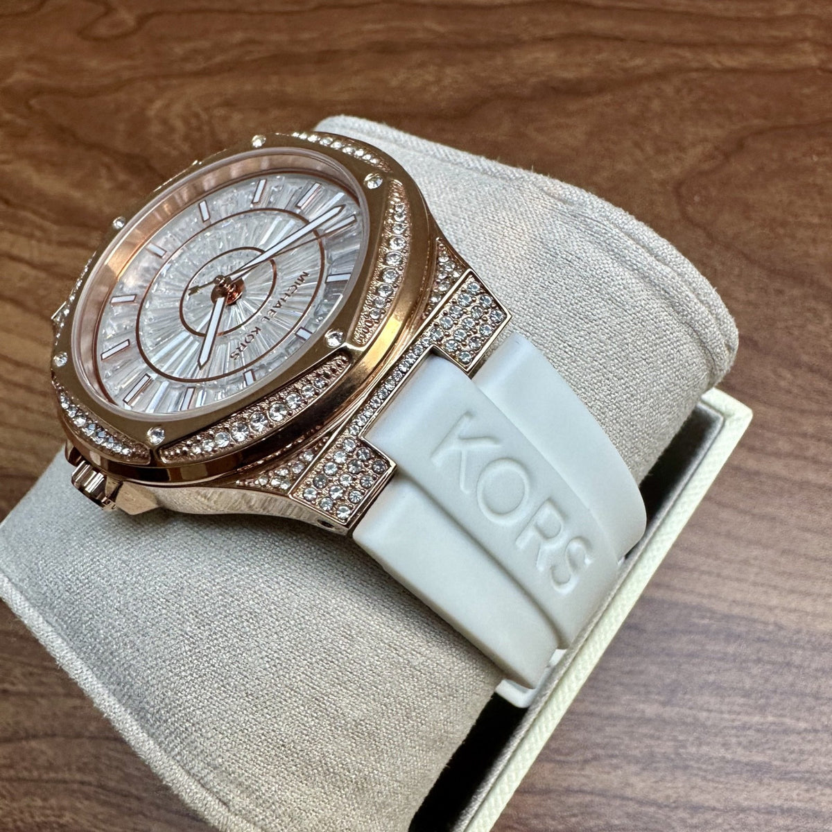 Michael Kors Lennox MK7248 Watch, Pavé Rose Gold & Silicone, 43 mm – photo 3