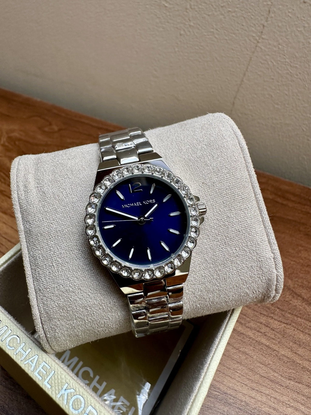 Michael Kors Lennox MK7397 Ladies' Crystal Watch, Silver Tone, 30 mm – photo 2