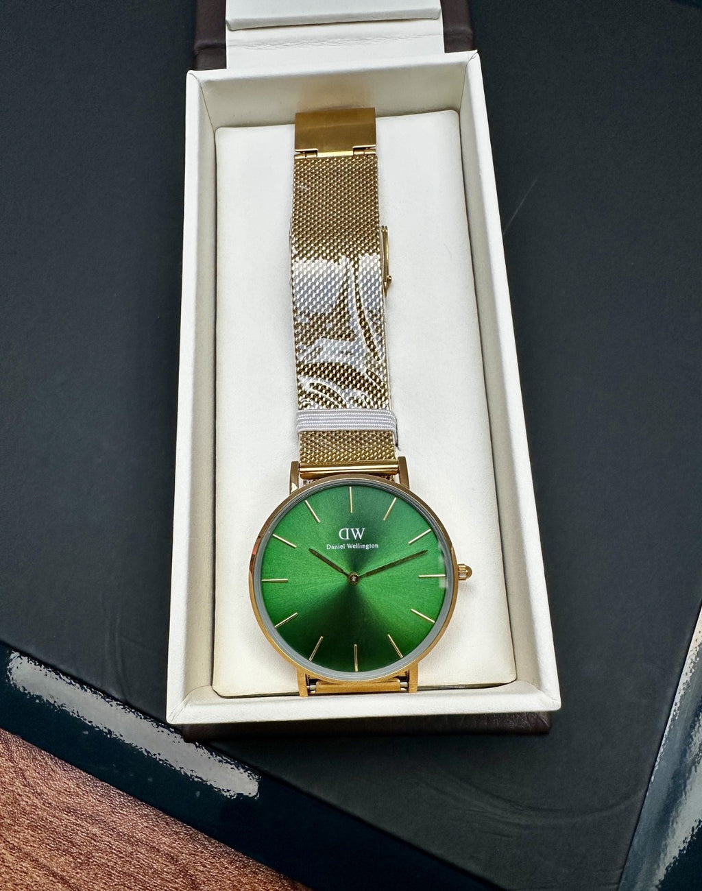 Daniel Wellington Emerald DW00100481 Ladies' Mesh Watch, Green & Gold, 36 mm – photo 5