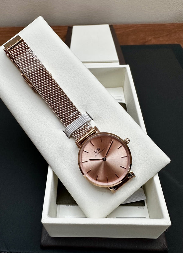 Daniel Wellington Petite Unitone DW00100470 Women's Mesh Watch – Rose Gold, 28 mm
