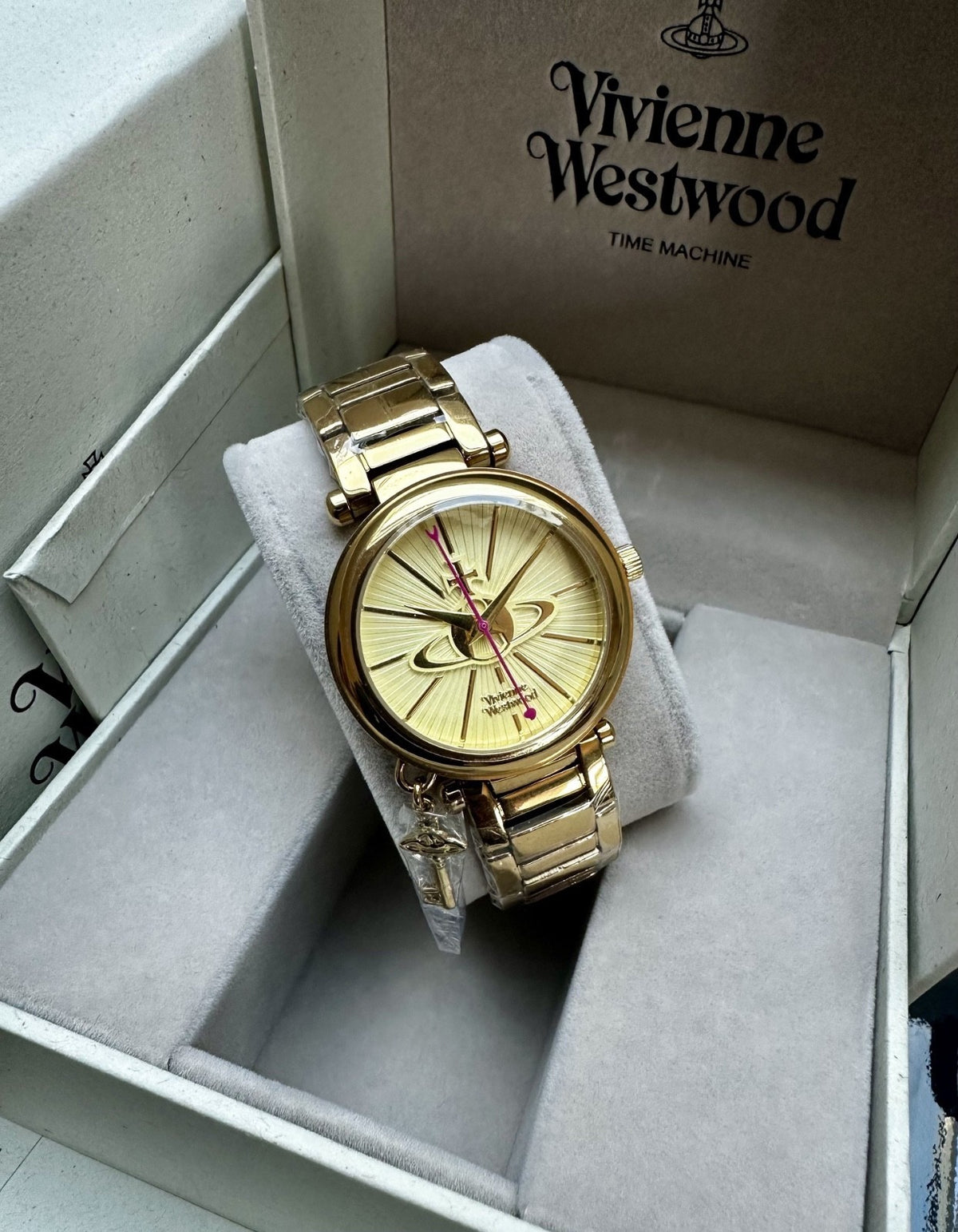 Vivienne Westwood Kensington VV006KGD Women's Watch, Gold, 32 mm – photo 2