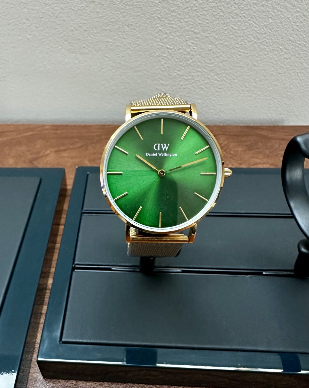 Daniel Wellington Emerald DW00100481 Ladies' Mesh Watch, Green & Gold, 36 mm – photo 4