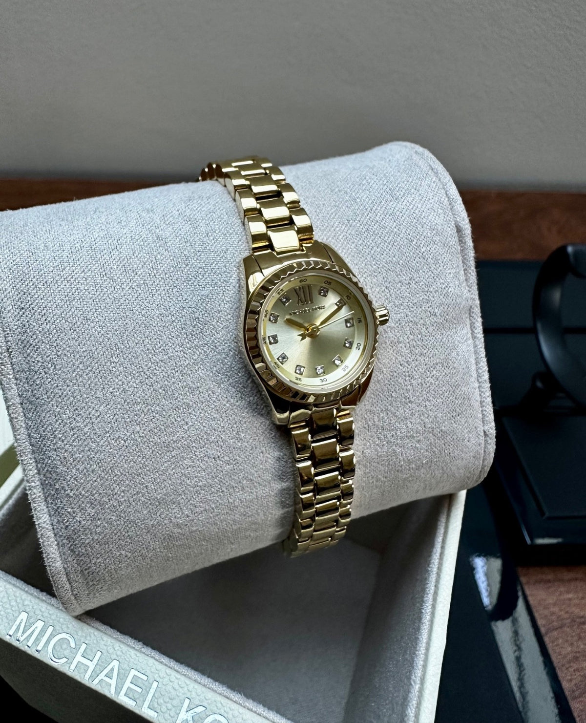 Michael Kors Lexington MK4862 Women's Watch, Gold Crystal Pavé, 19 mm – photo 2