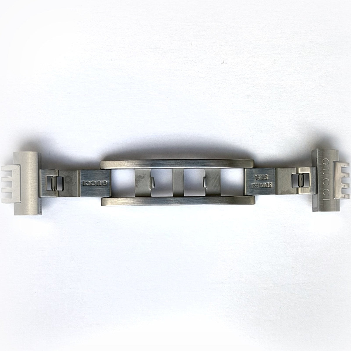 Gucci G-Timeless YA126513 clasp – open