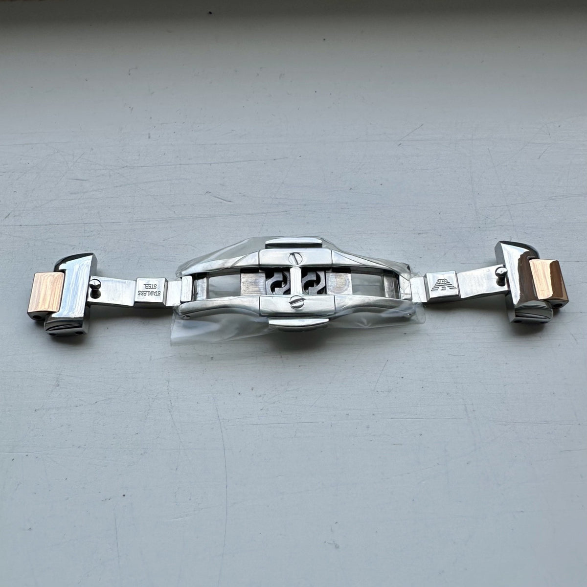 Emporio Armani AR11597 clasp – open