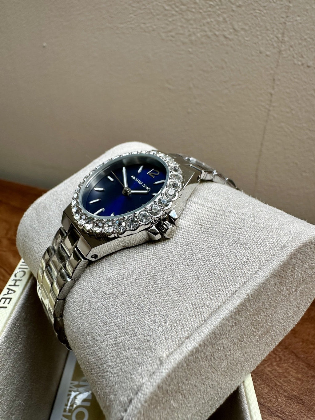 Michael Kors Lennox MK7397 Ladies' Crystal Watch, Silver Tone, 30 mm – photo 3
