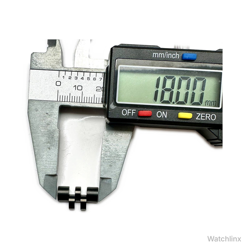 Seiko SSK027K1 link – width measured at 18 mm