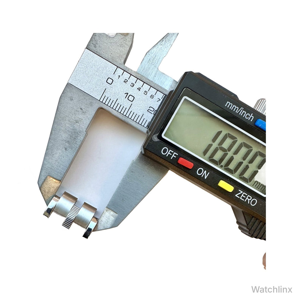 Vivienne Westwood VV281TQSL link – width measured at 18 mm
