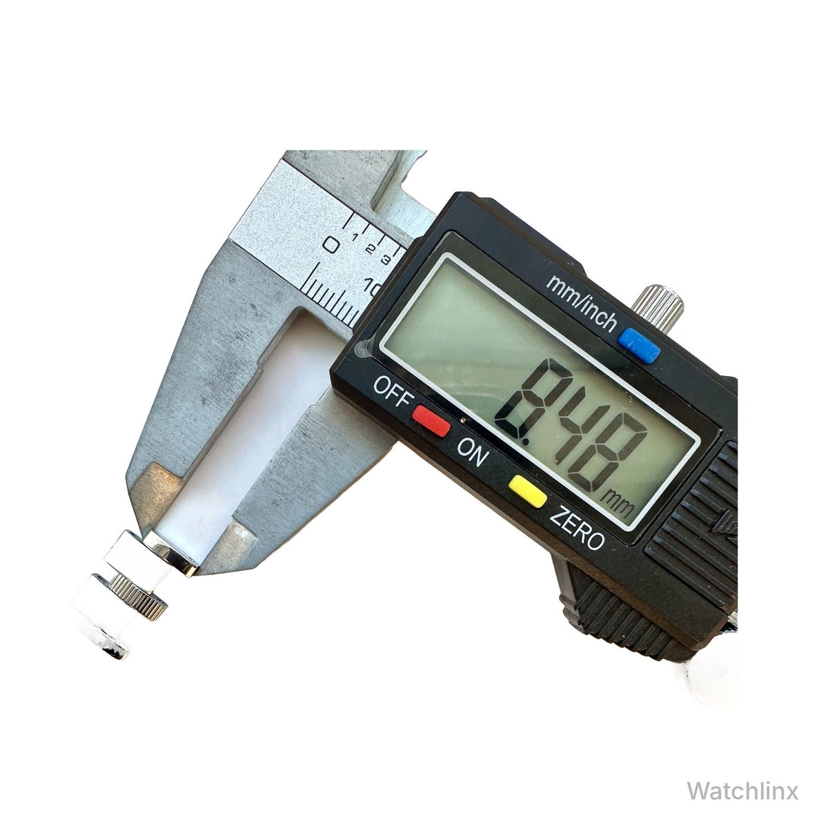 Vivienne Westwood VV281TQSL link – centre piece measured at 8.5 mm