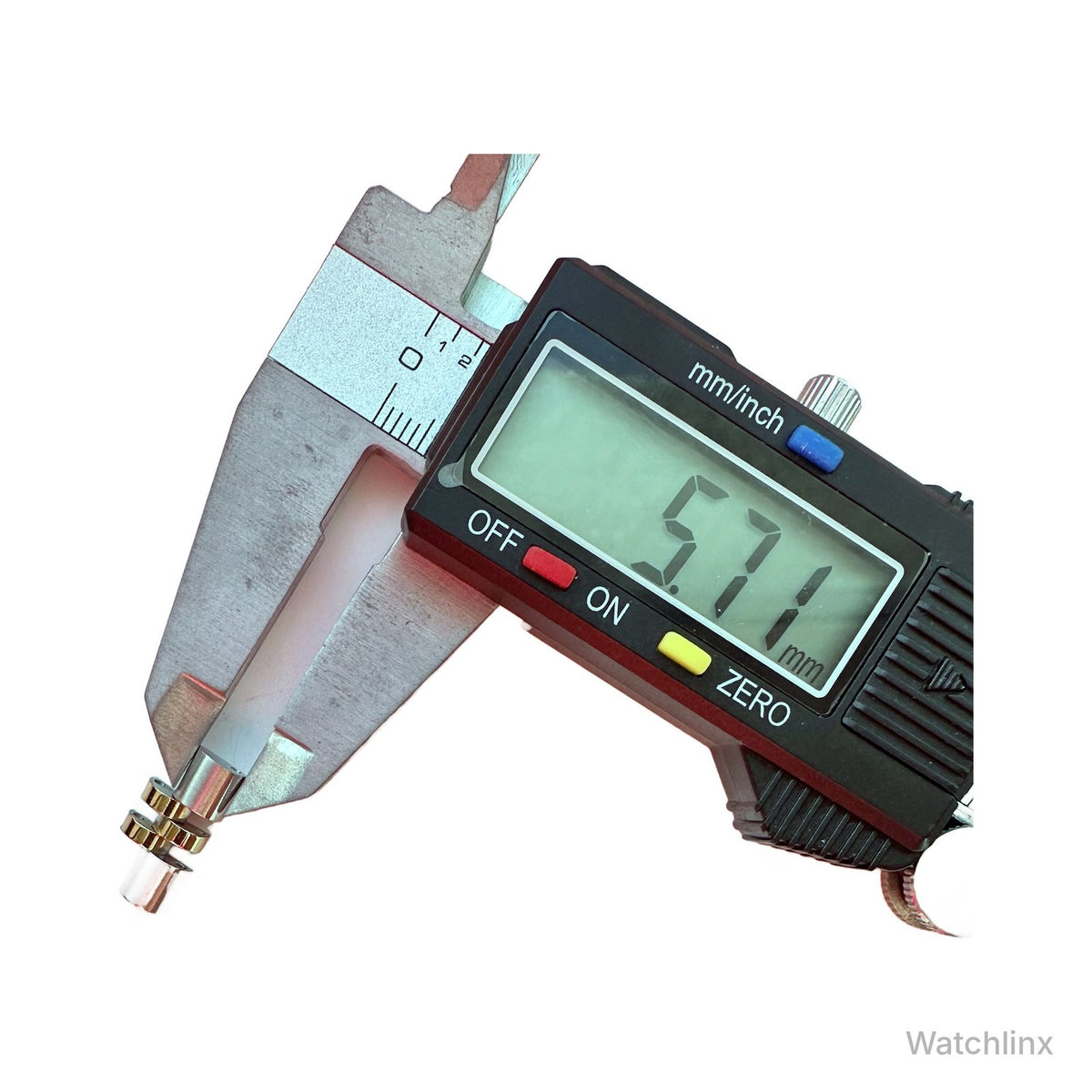 Vivienne Westwood Camberwell gold and silver link – measured with callipers