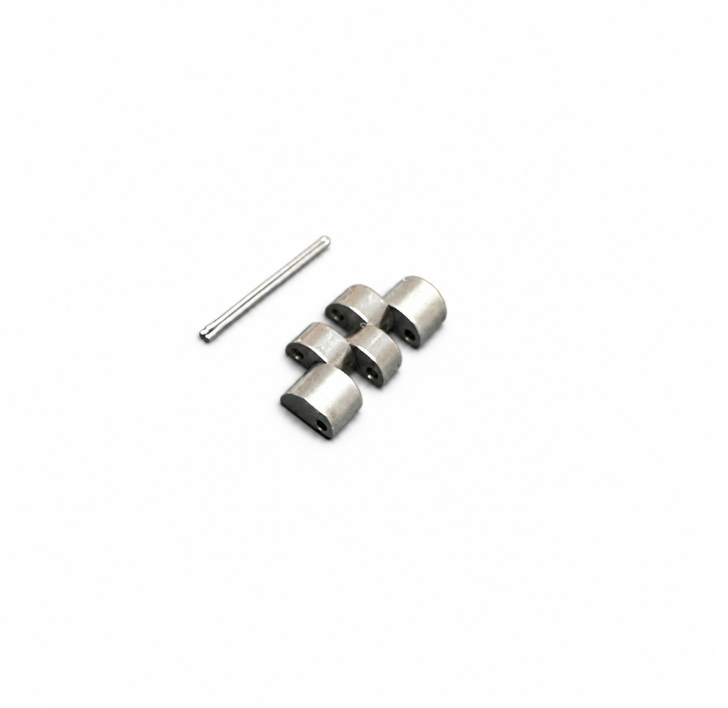 Vivienne Westwood Seymour / Wallace Bracelet Link & Pin – Silver, 18mm — detail view on white