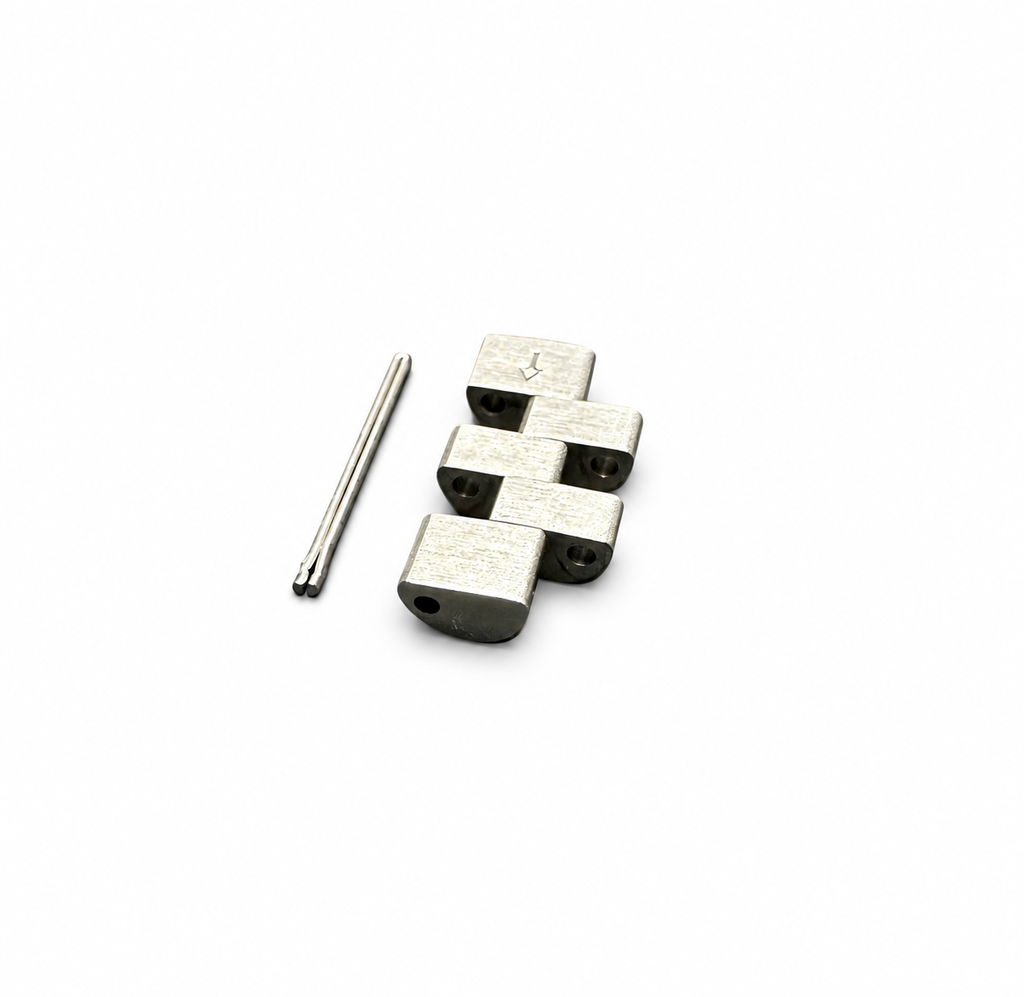 Vivienne Westwood Seymour / Wallace Bracelet Link & Pin – Silver, 18mm — detail view on white
