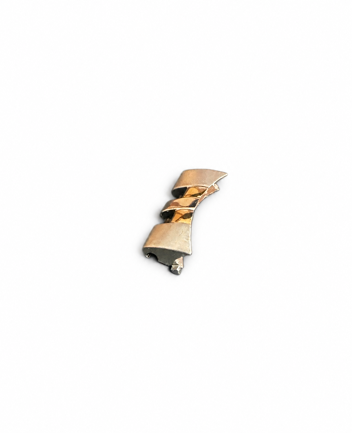 Vivienne Westwood Seymour / Wallace End Link – Gold & Silver, 18mm — detail view on white
