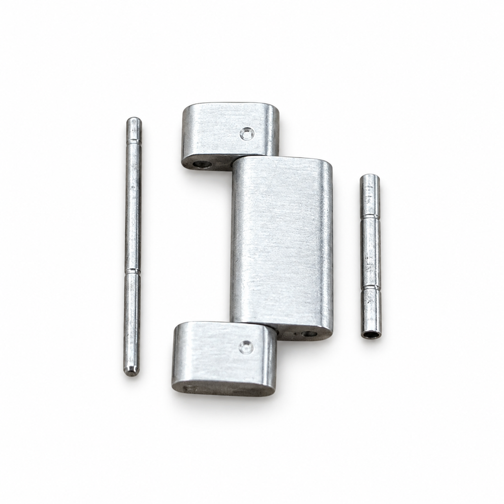 Replacement Clasp Link for TAG Heuer Carrera WAR201DBA0723 – Silver, 18mm – detail view 1 on white